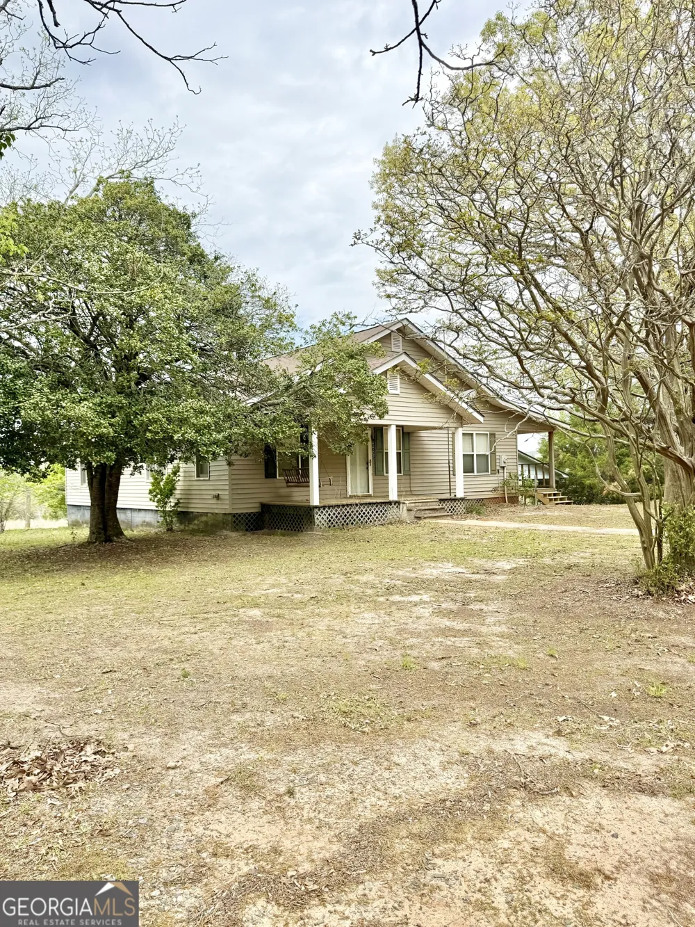 2235 Long Branch RD Toomsboro, GA 31090