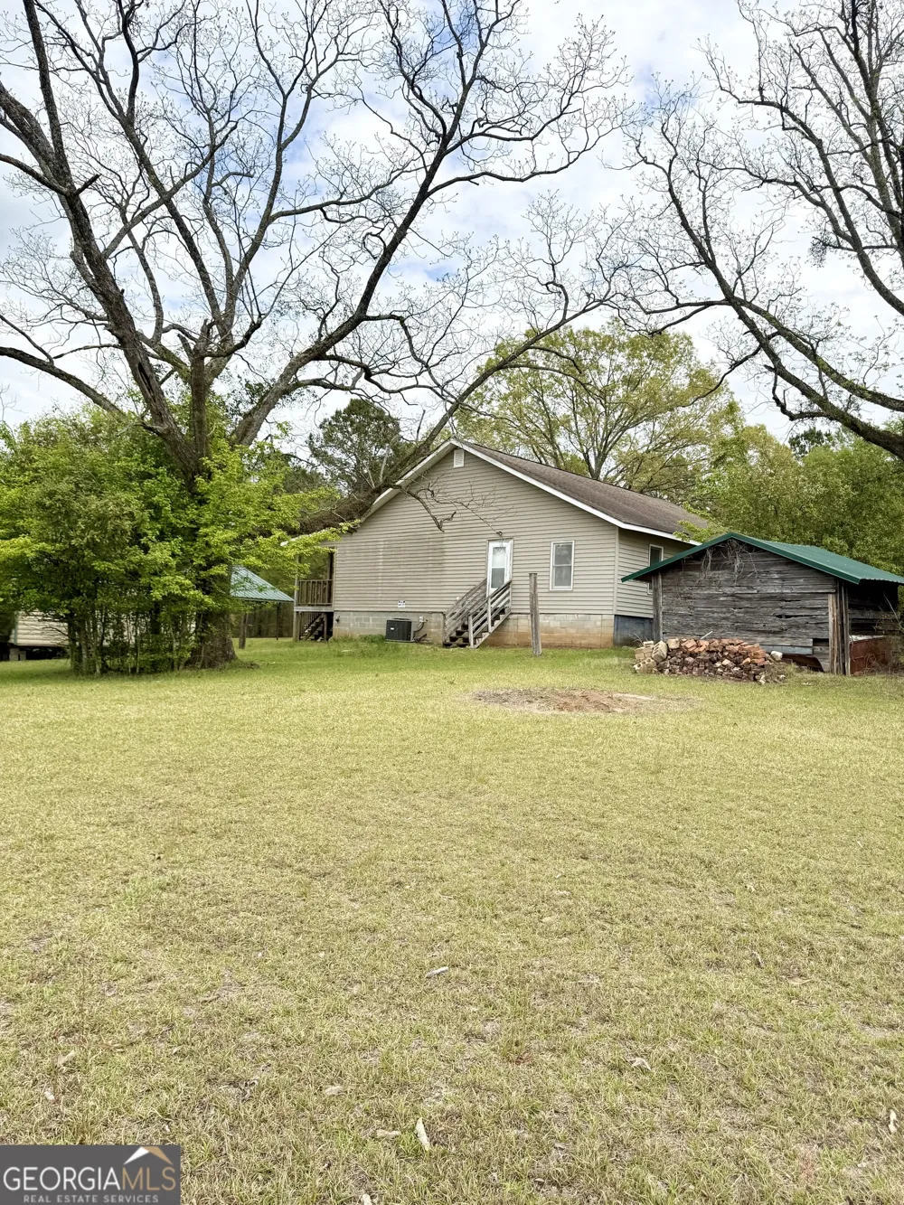 2235 Long Branch RD Toomsboro, GA 31090