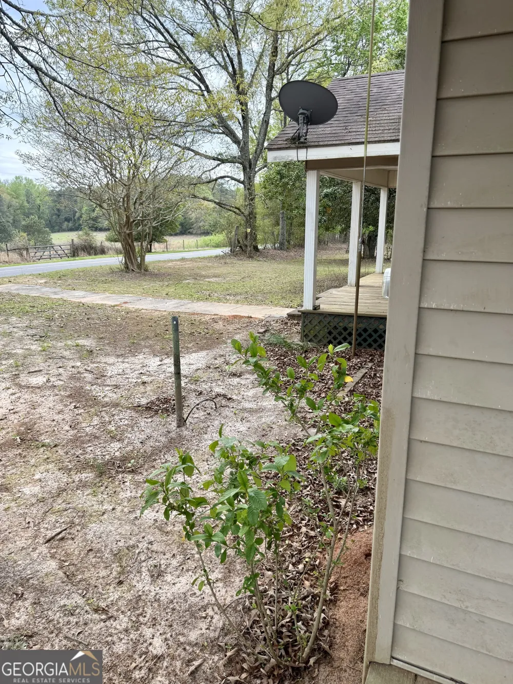 2235 Long Branch RD Toomsboro, GA 31090