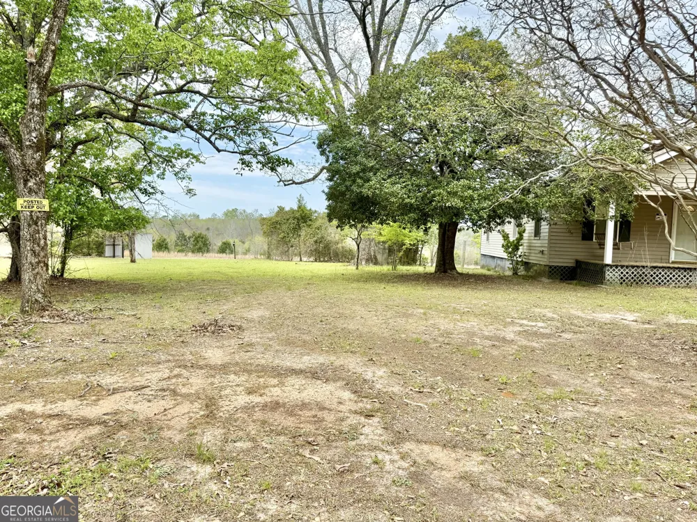 2235 Long Branch RD Toomsboro, GA 31090
