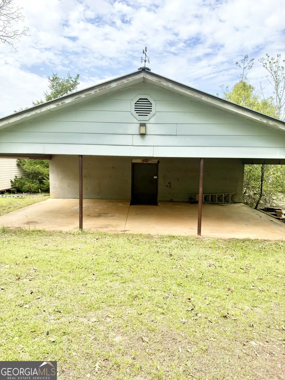 2235 Long Branch RD Toomsboro, GA 31090