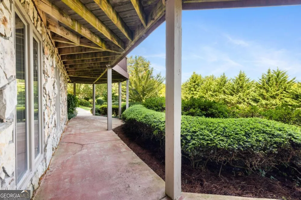 1396 Deerfield RD Young Harris, GA 30582