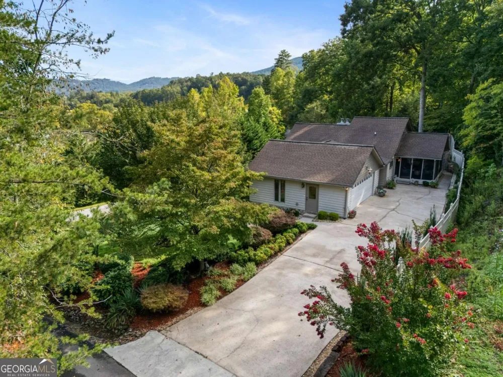 1396 Deerfield RD Young Harris, GA 30582