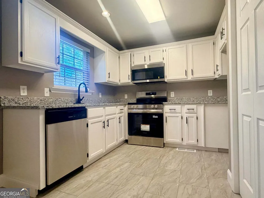278 School ST Rossville, GA 30741