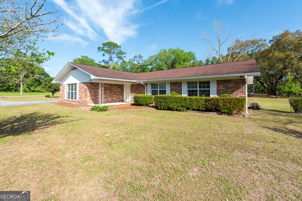4582 St Johns Church RD Blackshear, GA 31516