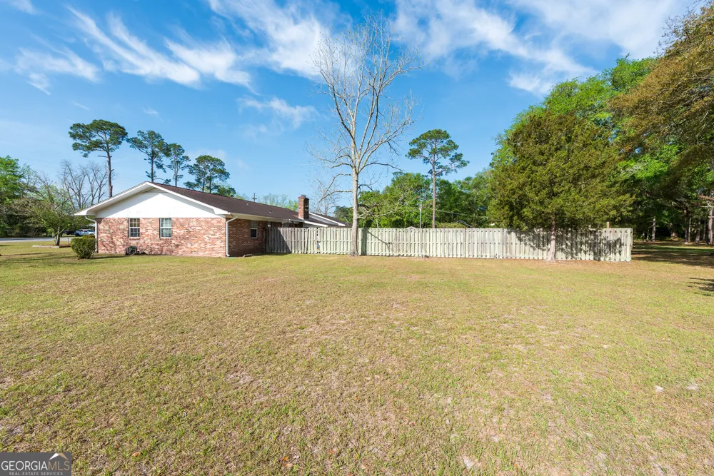 4582 St Johns Church RD Blackshear, GA 31516