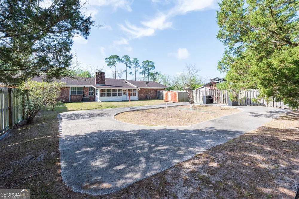 4582 St Johns Church RD Blackshear, GA 31516
