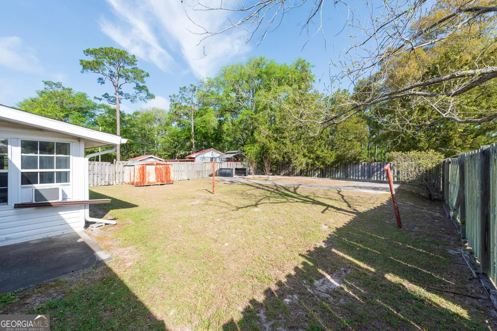 4582 St Johns Church RD Blackshear, GA 31516