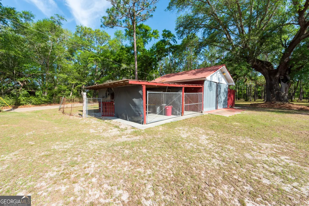 4582 St Johns Church RD Blackshear, GA 31516