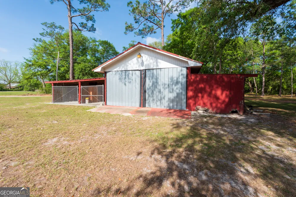 4582 St Johns Church RD Blackshear, GA 31516