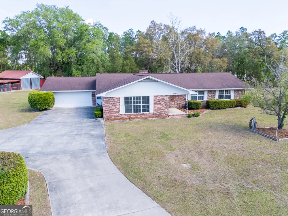 4582 St Johns Church RD Blackshear, GA 31516