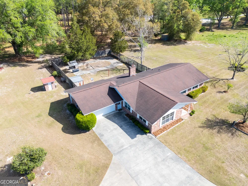 4582 St Johns Church RD Blackshear, GA 31516