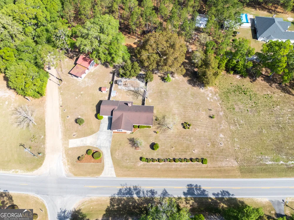 4582 St Johns Church RD Blackshear, GA 31516