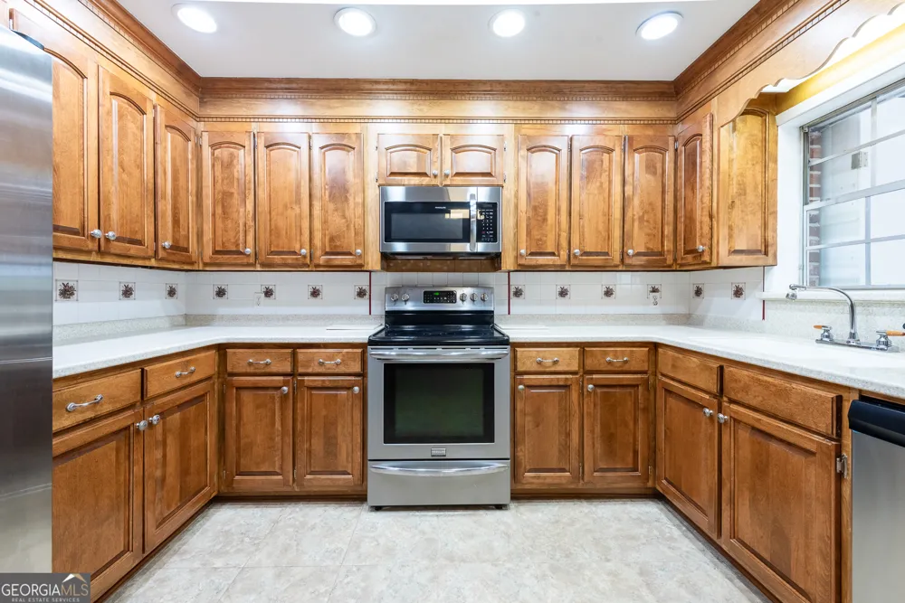4582 St Johns Church RD Blackshear, GA 31516