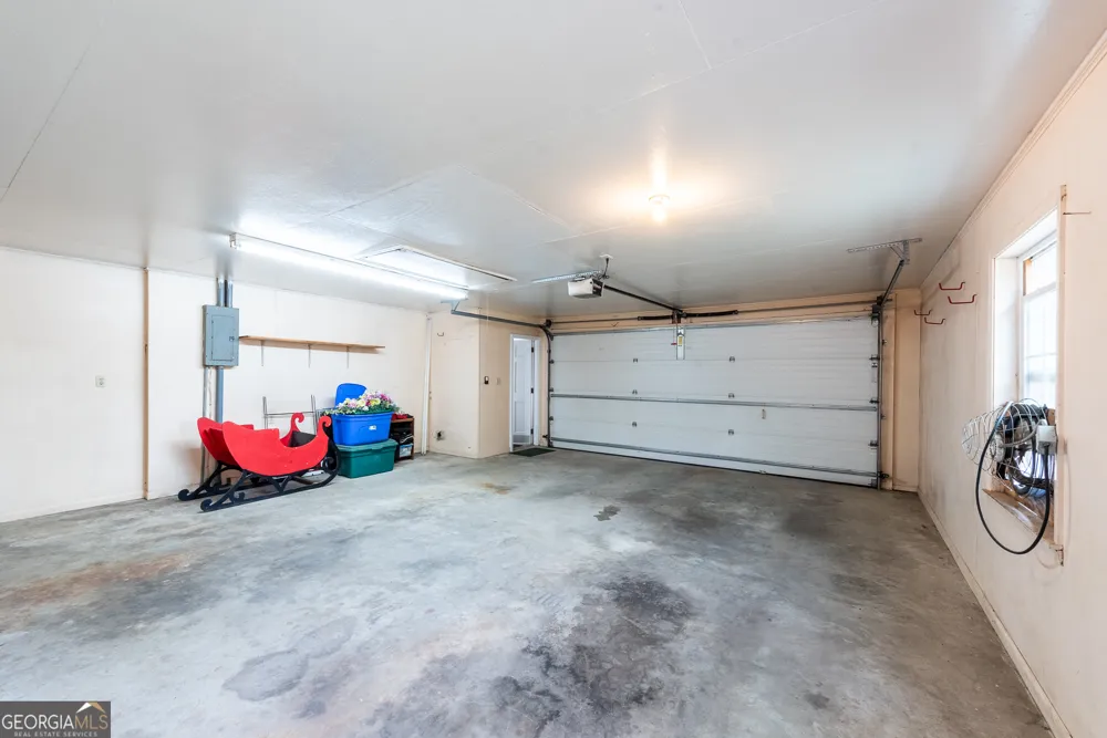 4582 St Johns Church RD Blackshear, GA 31516