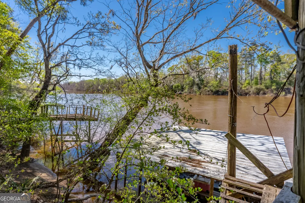 1102 Three Rivers LN Uvalda, GA 30473
