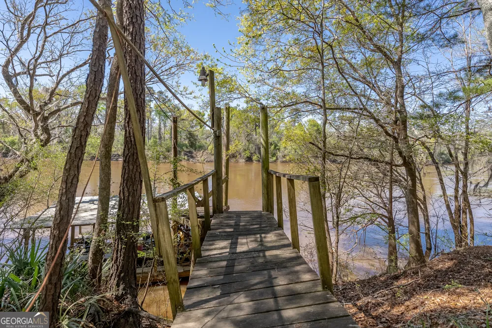 1102 Three Rivers LN Uvalda, GA 30473