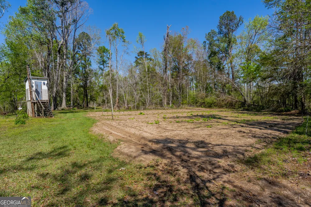 1102 Three Rivers LN Uvalda, GA 30473