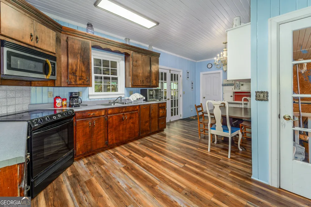 1102 Three Rivers LN Uvalda, GA 30473