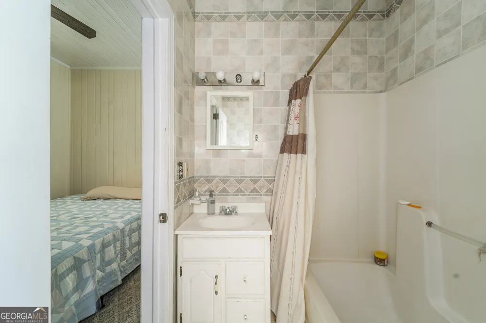 1102 Three Rivers LN Uvalda, GA 30473