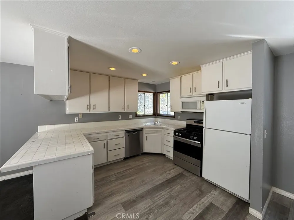 333 La Casita Dr Twin Peaks, CA 92391