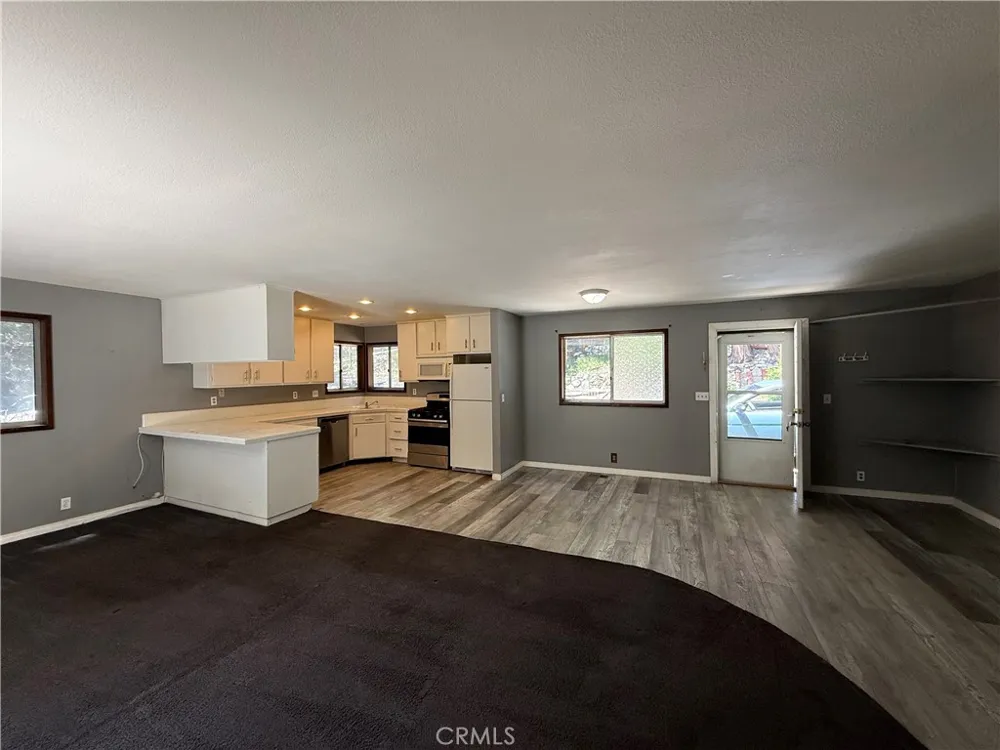 333 La Casita Dr Twin Peaks, CA 92391