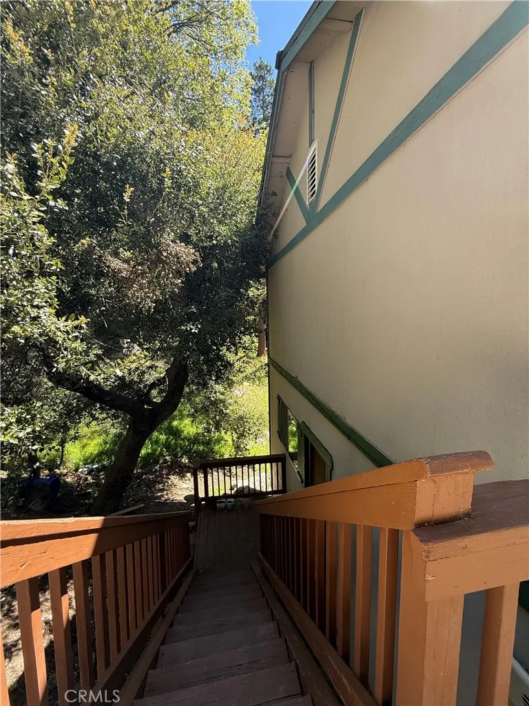 333 La Casita Dr Twin Peaks, CA 92391