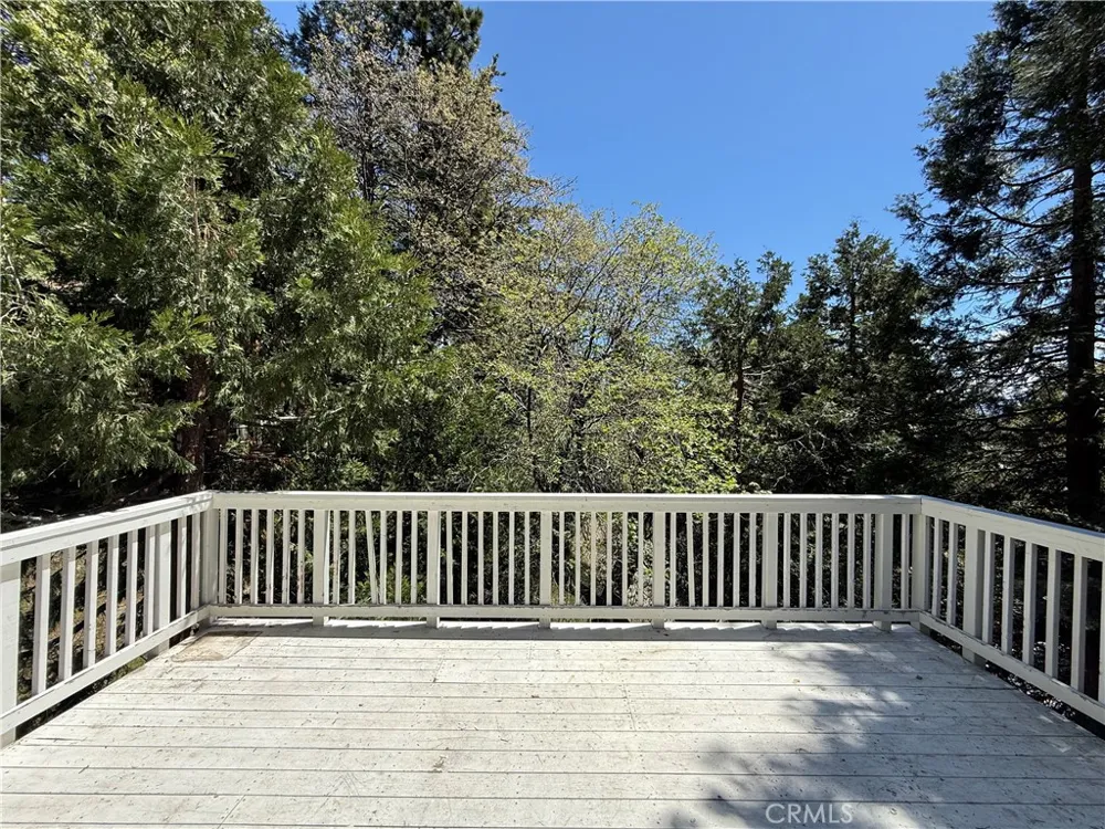 333 La Casita Dr Twin Peaks, CA 92391