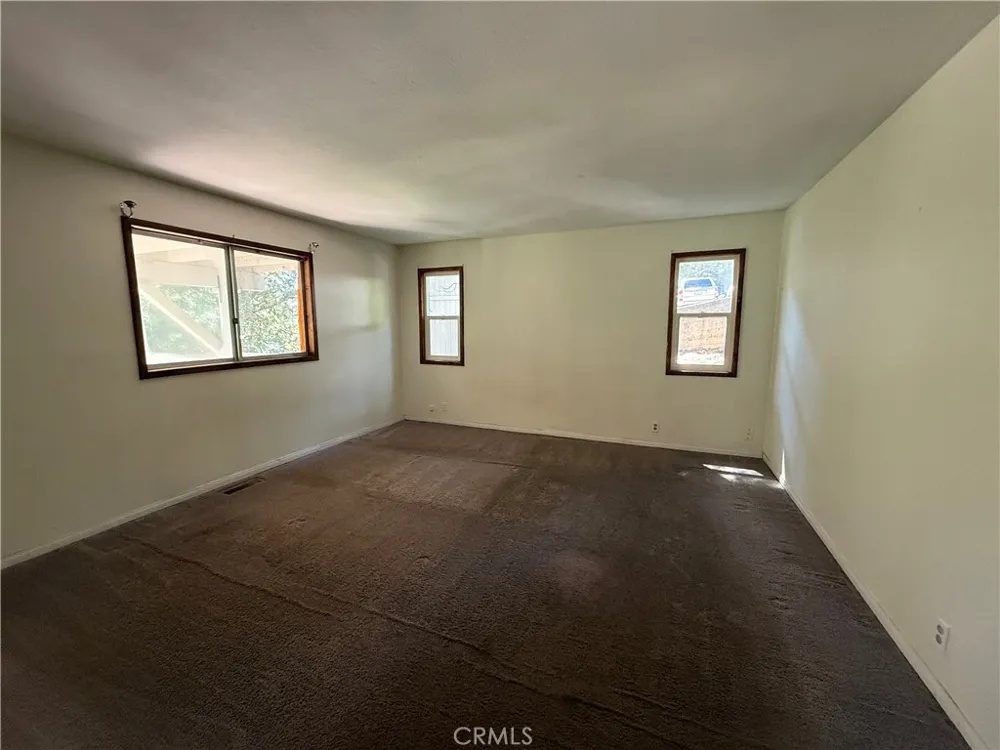 333 La Casita Dr Twin Peaks, CA 92391