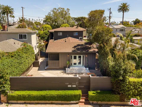 830 Palms Boulevard