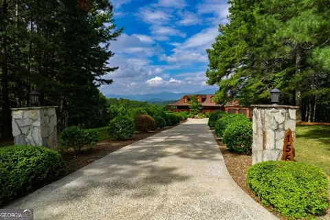 156 Pine View LN