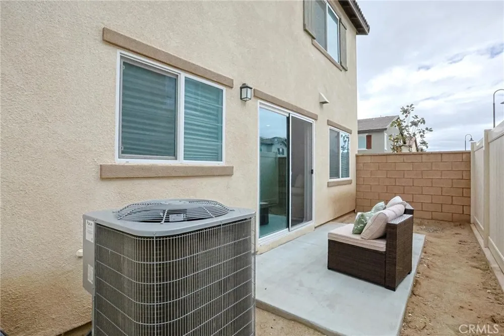 7486 Olive Grove Riverside, CA 92507
