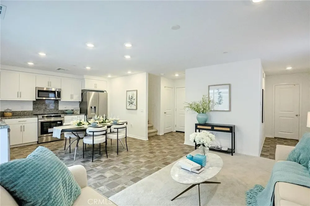 7486 Olive Grove Riverside, CA 92507