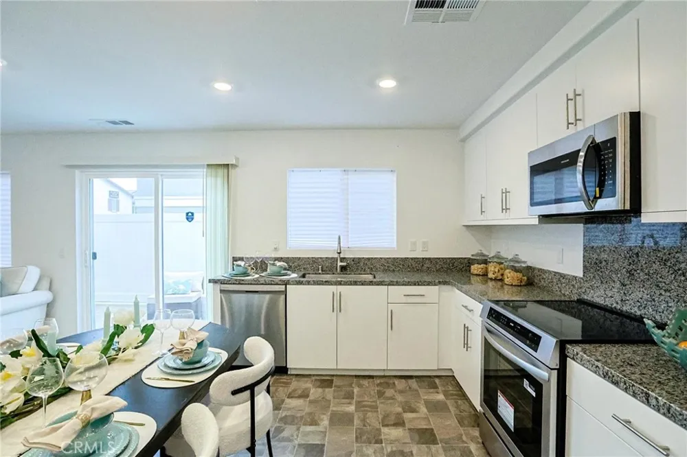 7486 Olive Grove Riverside, CA 92507