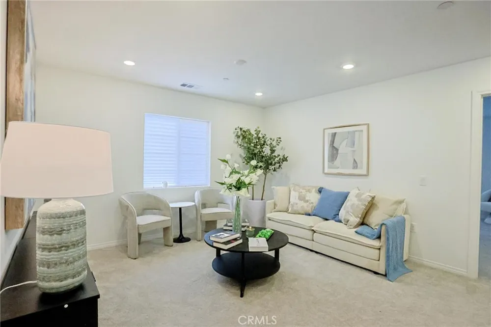 7486 Olive Grove Riverside, CA 92507