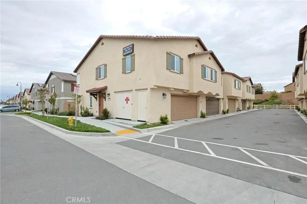 7486 Olive Grove Riverside, CA 92507