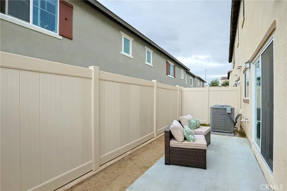 7486 Olive Grove Riverside, CA 92507