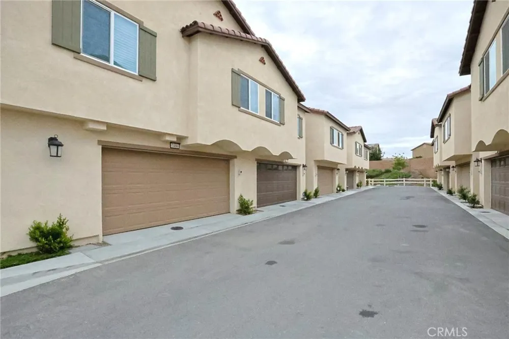 7486 Olive Grove Riverside, CA 92507
