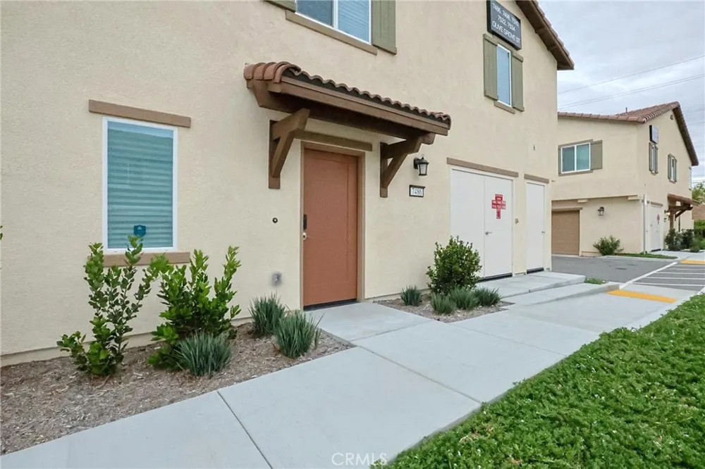 7486 Olive Grove Riverside, CA 92507