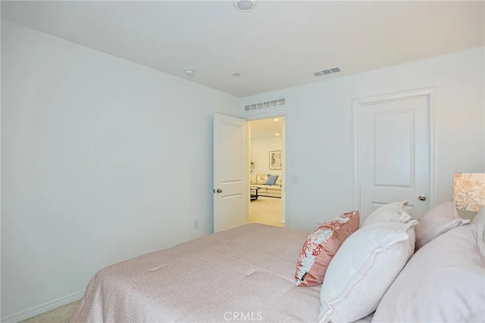 7486 Olive Grove Riverside, CA 92507