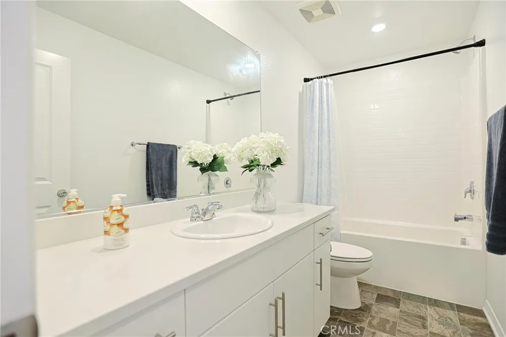 7486 Olive Grove Riverside, CA 92507