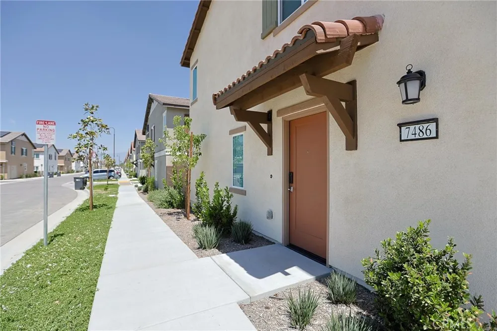 7486 Olive Grove Riverside, CA 92507