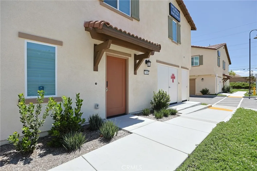 7486 Olive Grove Riverside, CA 92507