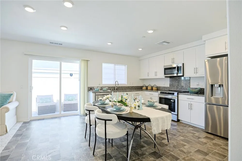 7486 Olive Grove Riverside, CA 92507
