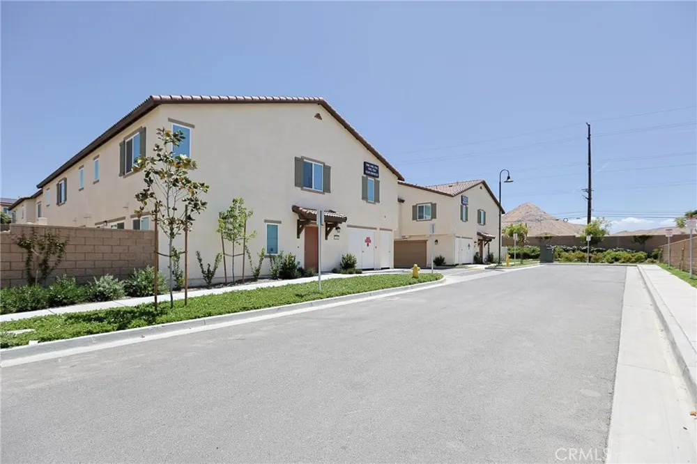 7486 Olive Grove Riverside, CA 92507