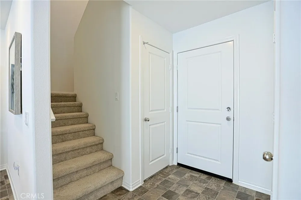 7486 Olive Grove Riverside, CA 92507
