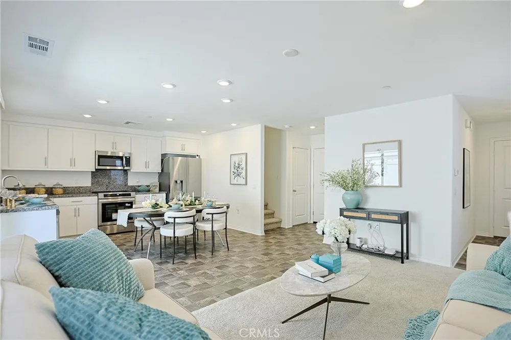 7486 Olive Grove Riverside, CA 92507