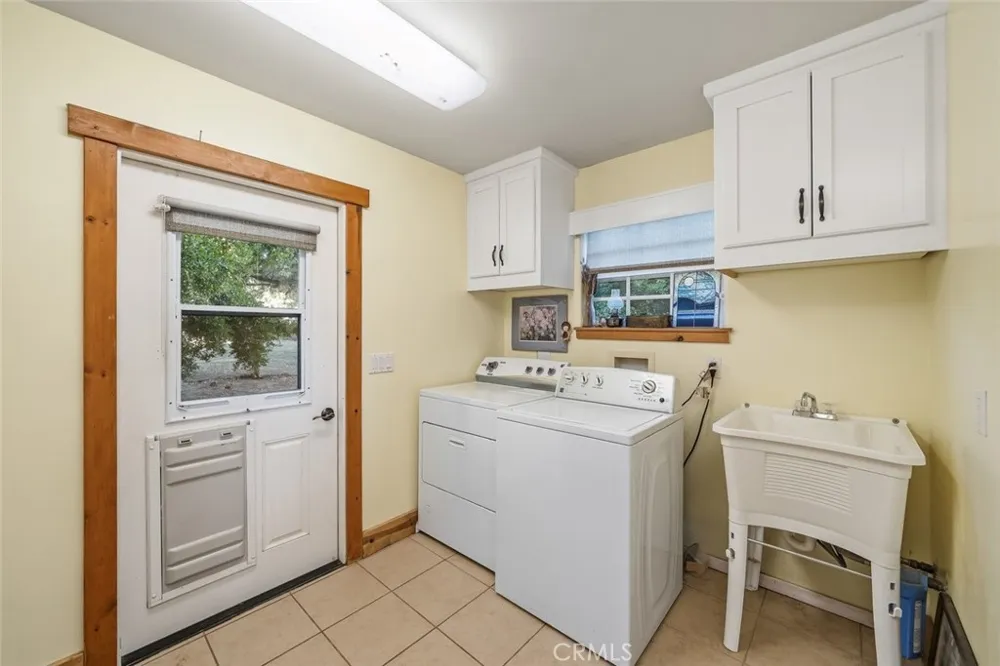 1350 Parkhill Santa Margarita, CA 93453