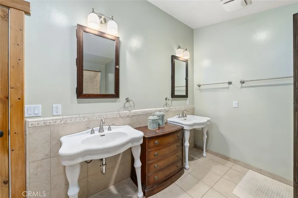 1350 Parkhill Santa Margarita, CA 93453