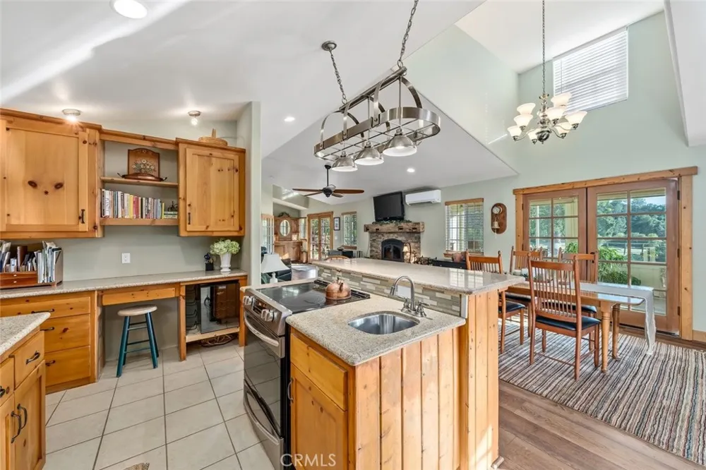 1350 Parkhill Santa Margarita, CA 93453